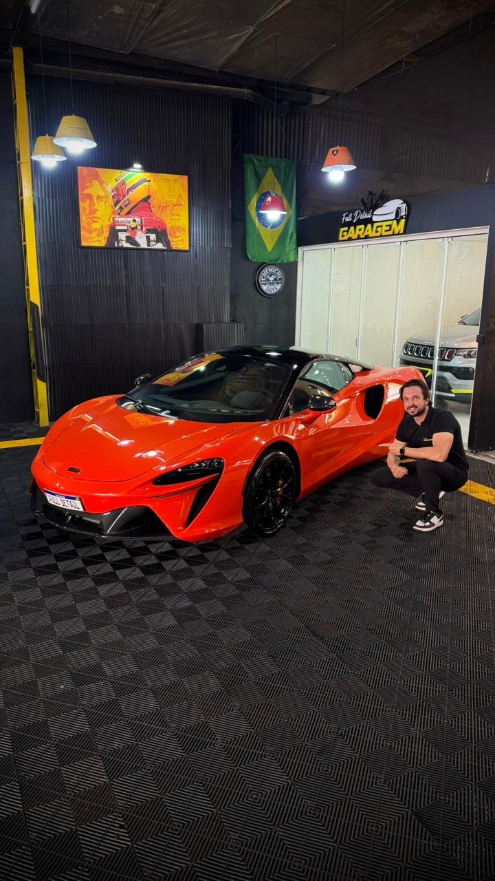 Carro de luxo após aplicação de Ceramic Coat